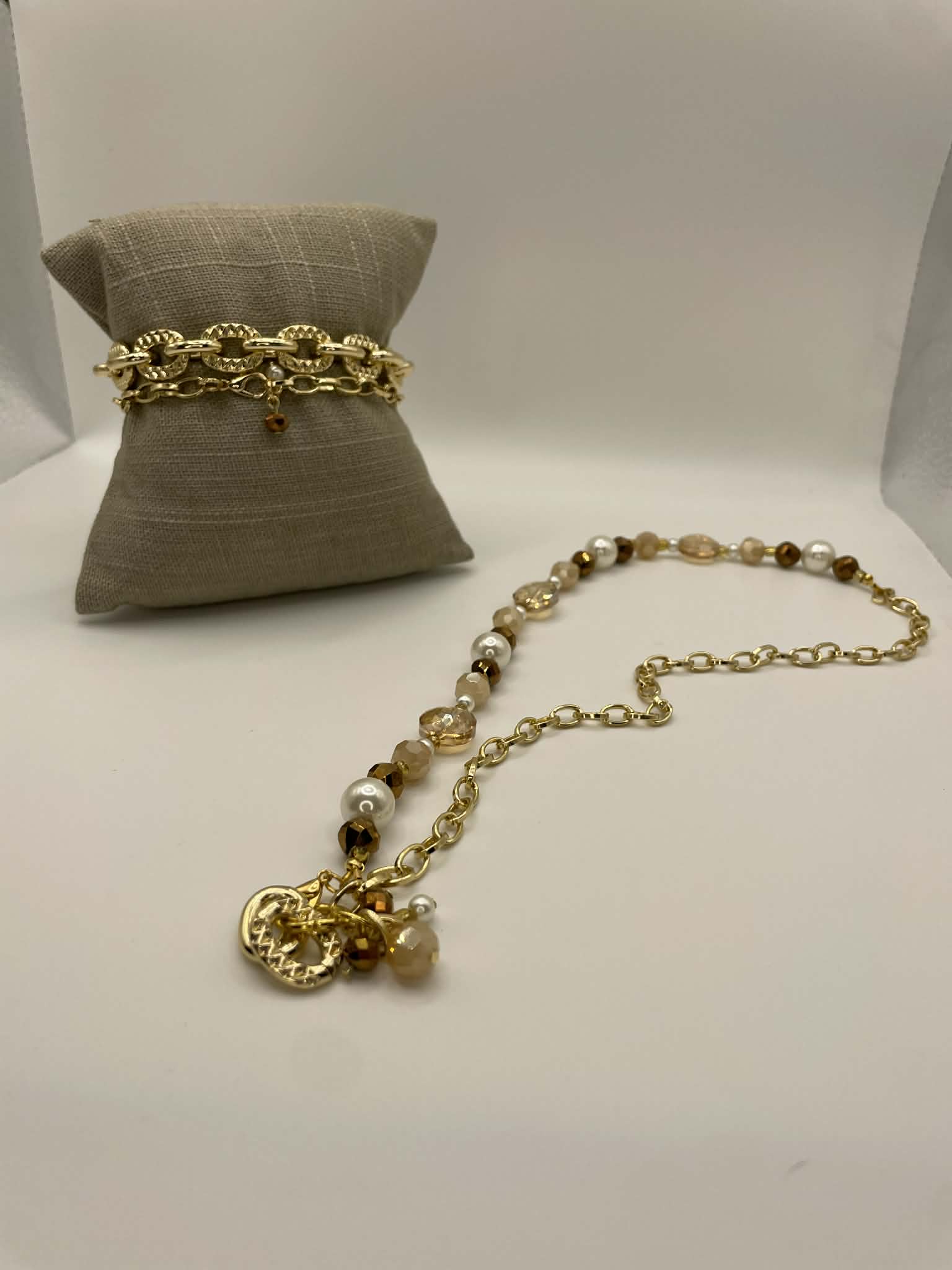 Mocha Royale Necklace with Bracelets