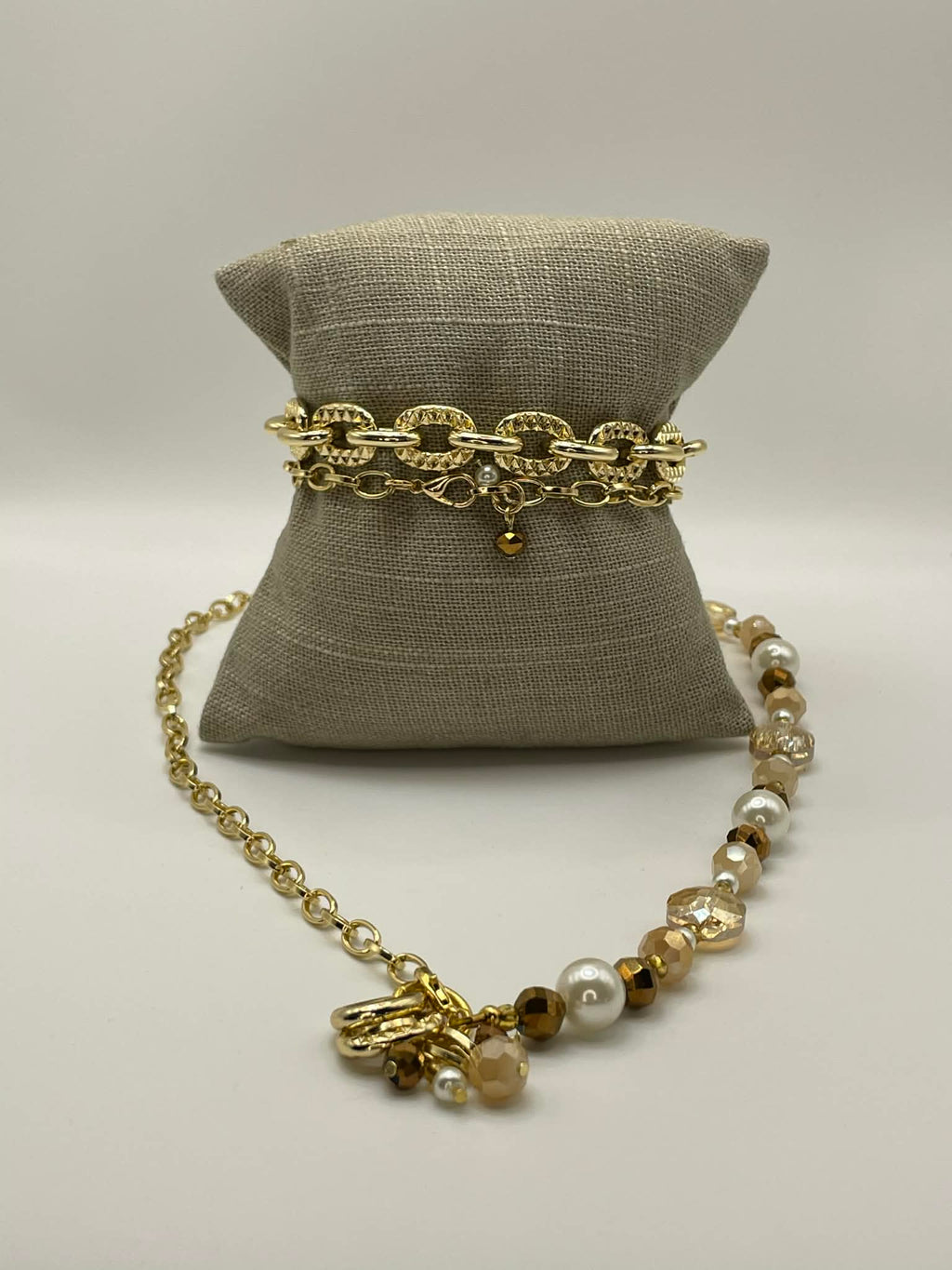 Mocha Royale Necklace with Bracelets