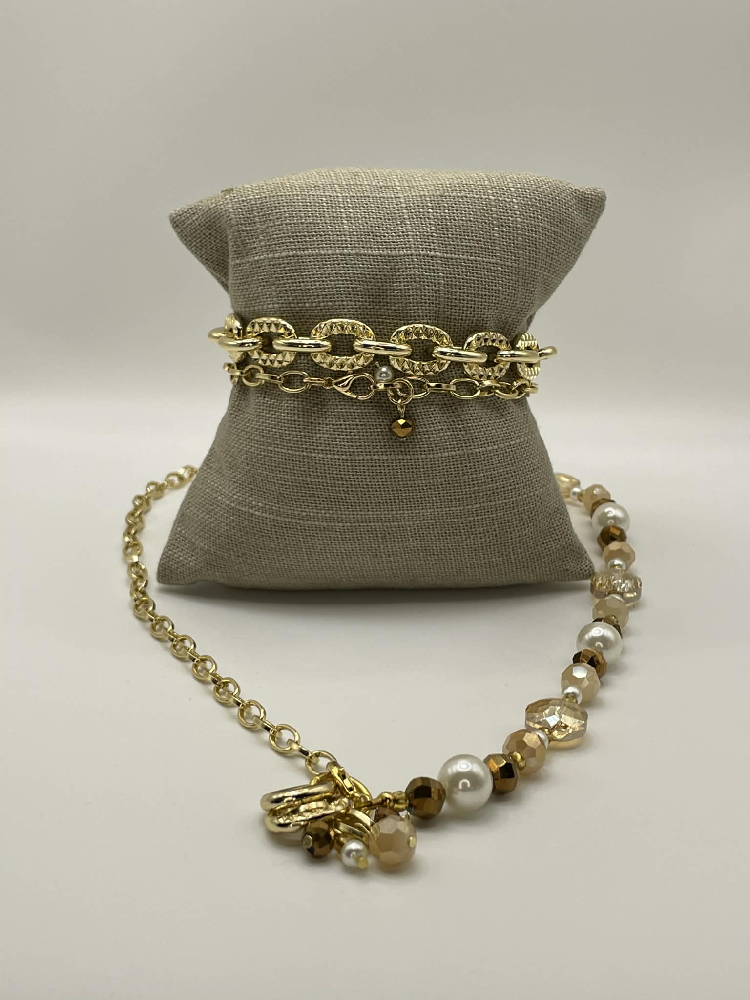 Mocha Royale Necklace with Bracelets