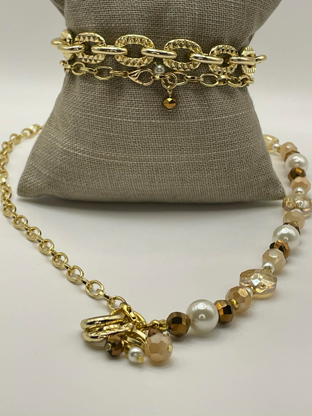 Mocha Royale Necklace with Bracelets